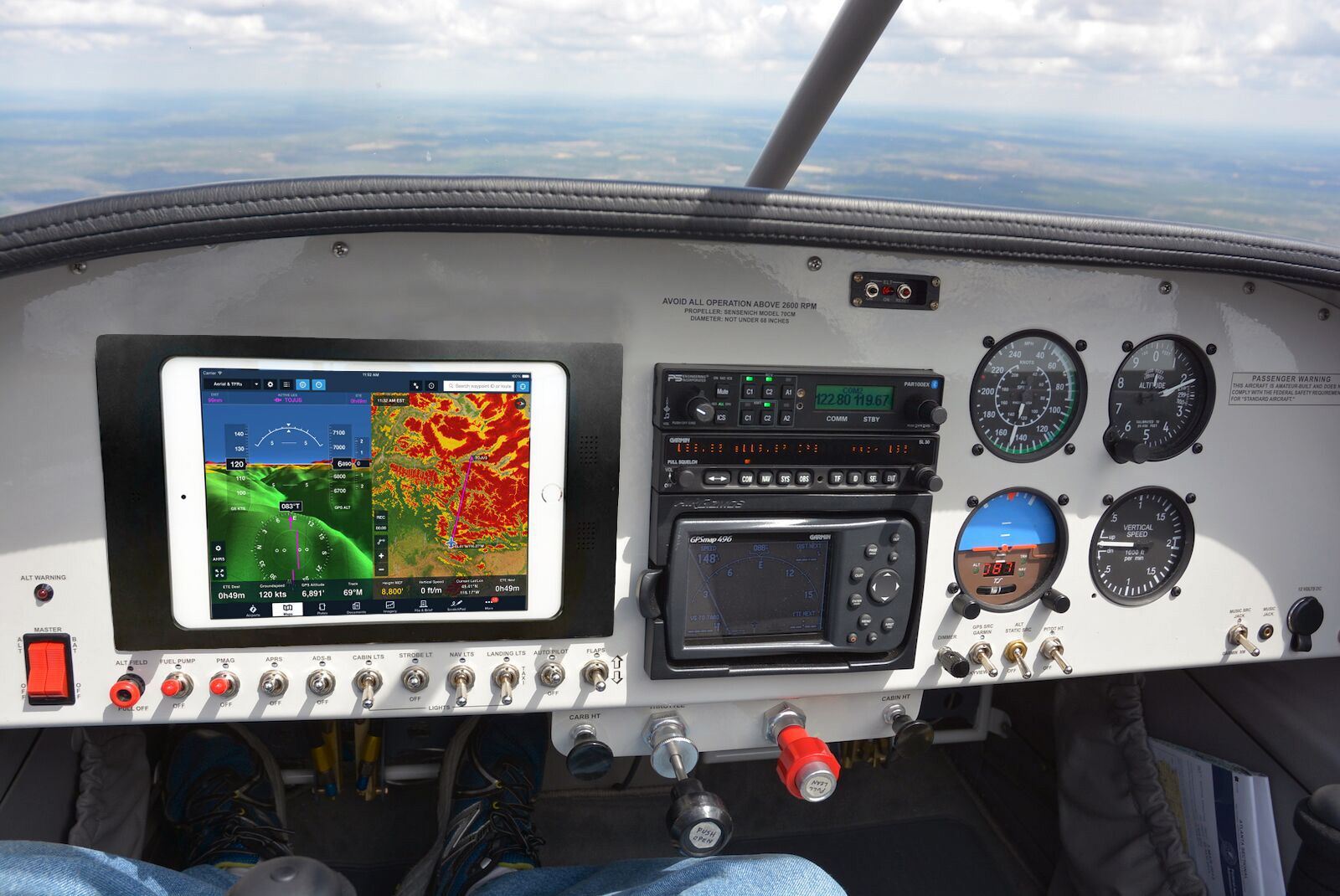 How do I mount my iPad in the airplane? - iPad Pilot News