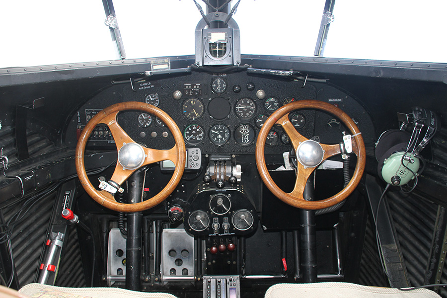 ford-trimotor-cockpit